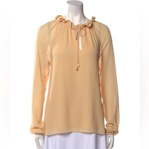 Michael Kors
V-Neck Long Sleeve Blouse
Size M